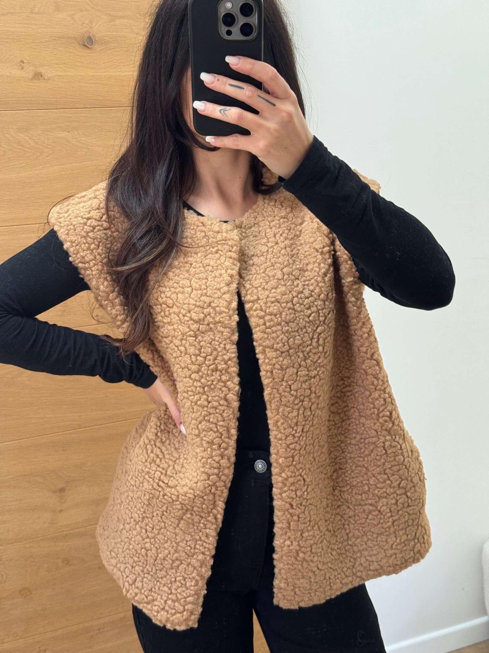 Tara - Veste sans manche effet peau de mouton Camel