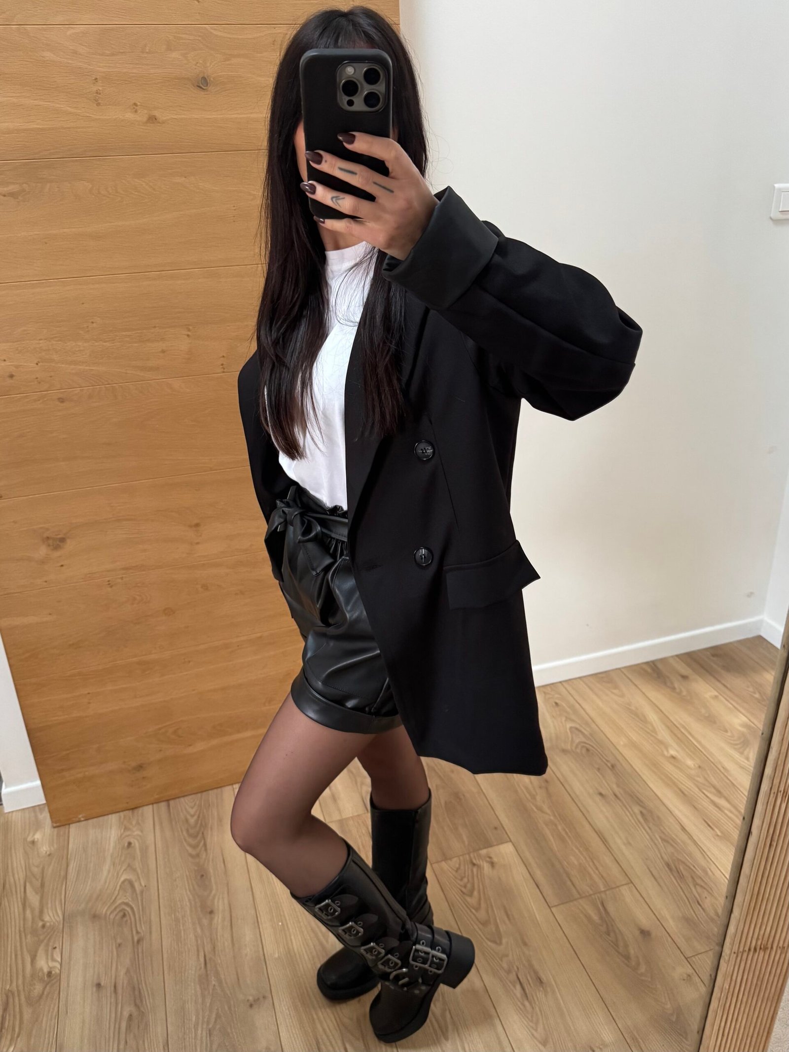 Salomé - Veste blazer oversize détail similicuir aux poignets Noir – Image 2